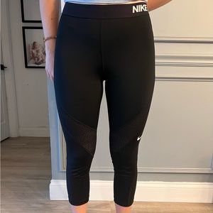 Nike Dry Fit Cropped Leggings